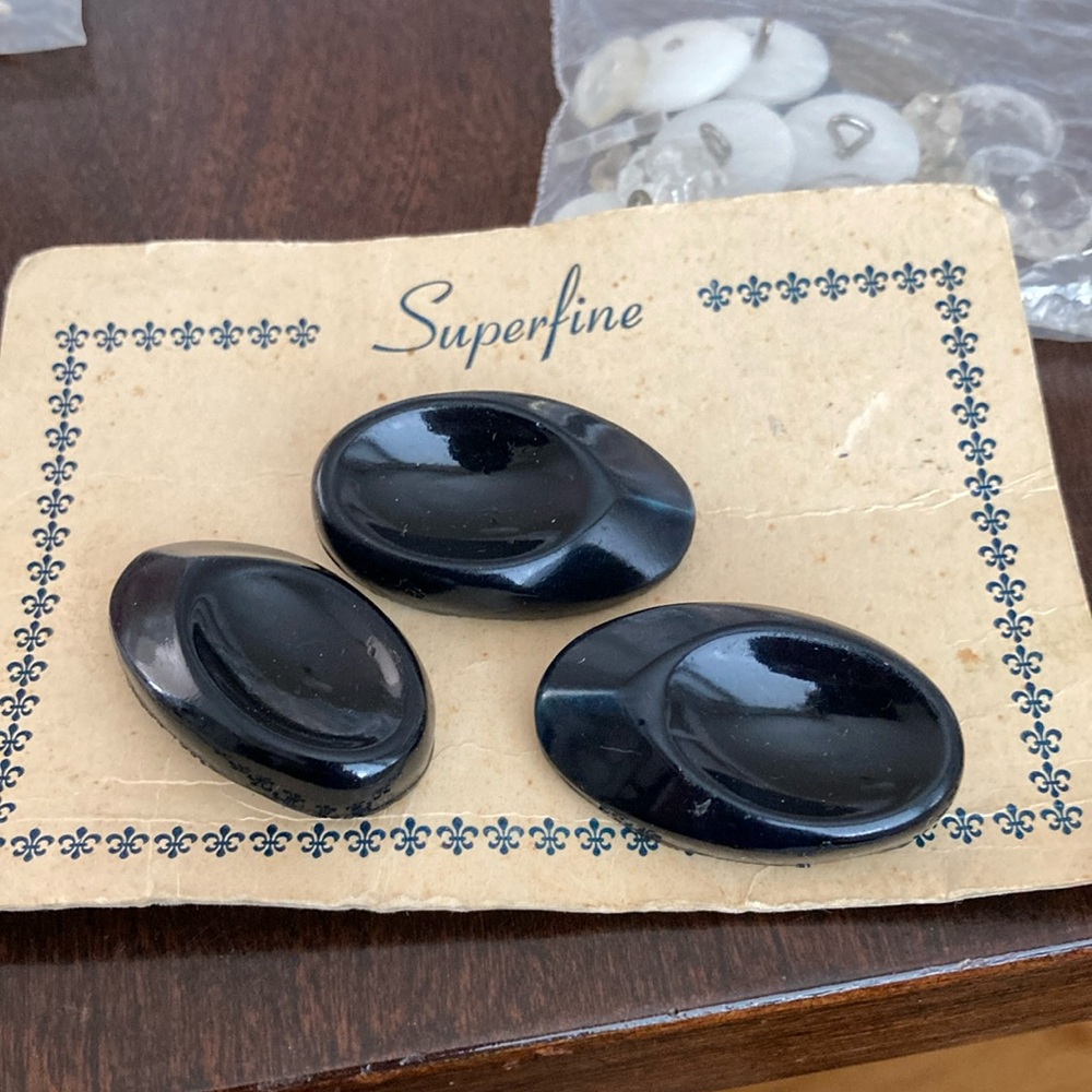 1940’s Buttons On Card